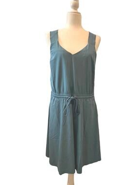 New Women's Blue Athleta Dress with Pockets Size Medium Tall